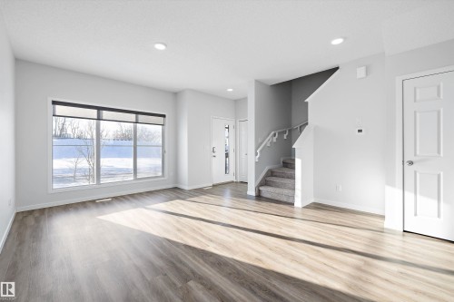 5210 Lark Crescent, Edmonton, AB - Indoor Photo Showing Other Room