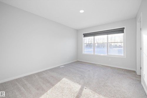 5210 Lark Crescent, Edmonton, AB - Indoor Photo Showing Other Room