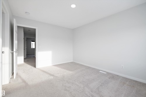 5210 Lark Crescent, Edmonton, AB - Indoor Photo Showing Other Room