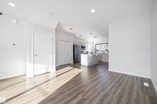 5210 Lark Crescent, Edmonton, AB - Indoor