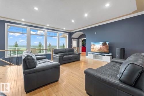 3006 Wayne Way, Cold Lake, AB - Indoor Photo Showing Living Room