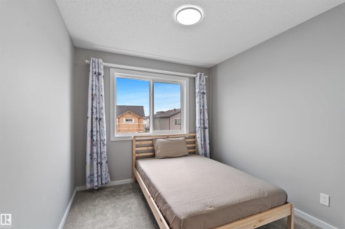 331 32 Avenue, Edmonton, AB - Indoor Photo Showing Bedroom