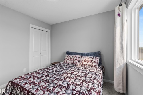 331 32 Avenue, Edmonton, AB - Indoor Photo Showing Bedroom