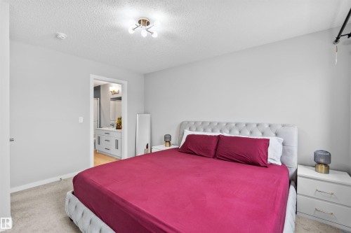 331 32 Avenue, Edmonton, AB - Indoor Photo Showing Bedroom