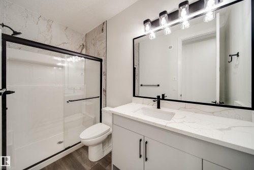 7023 177 Avenue, Edmonton, AB - Indoor Photo Showing Bathroom
