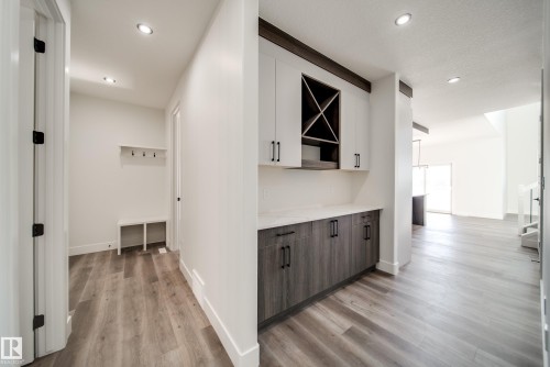 7023 177 Avenue, Edmonton, AB - Indoor Photo Showing Other Room