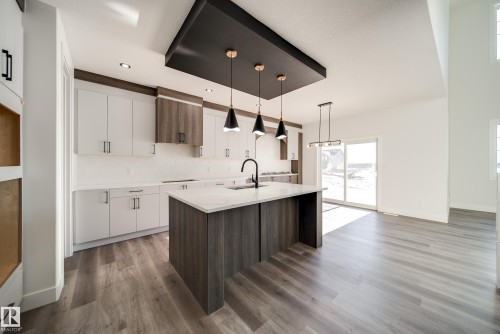 7023 177 Avenue, Edmonton, AB - Indoor Photo Showing Kitchen With Upgraded Kitchen
