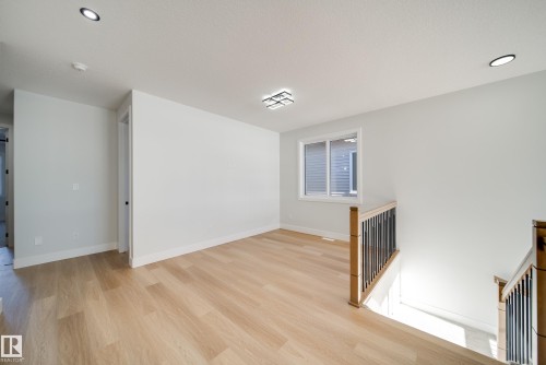 7027 177 Avenue, Edmonton, AB - Indoor Photo Showing Other Room