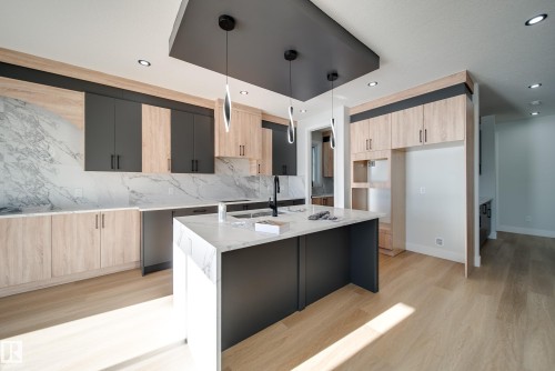 7027 177 Avenue, Edmonton, AB - Indoor Photo Showing Kitchen With Upgraded Kitchen