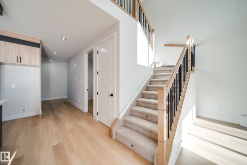 7027 177 Avenue, Edmonton, AB - Indoor Photo Showing Other Room