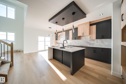 7027 177 Avenue, Edmonton, AB - Indoor Photo Showing Kitchen With Upgraded Kitchen