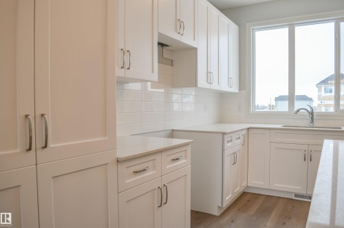 21031 25 Avenue, Edmonton, AB - Indoor Photo Showing Kitchen