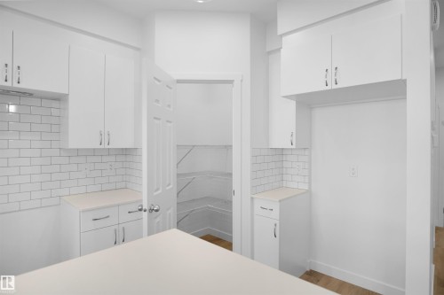 12127 34 Avenue, Edmonton, AB - Indoor