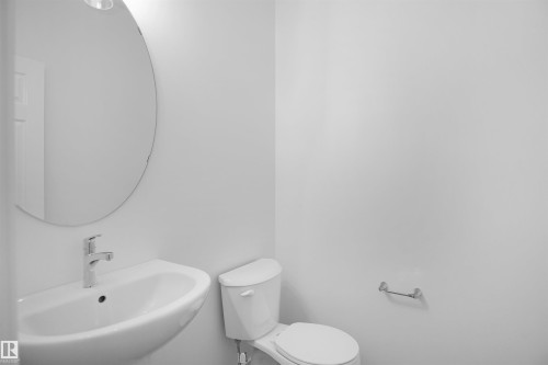 12127 34 Avenue, Edmonton, AB - Indoor Photo Showing Bathroom