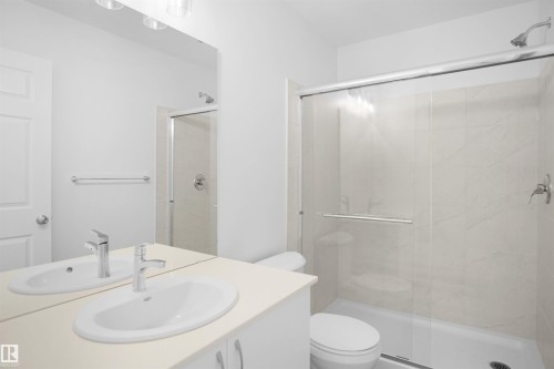 12127 34 Avenue, Edmonton, AB - Indoor Photo Showing Bathroom