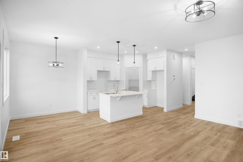 12127 34 Avenue, Edmonton, AB - Indoor Photo Showing Kitchen With Upgraded Kitchen