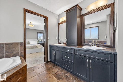 559 Westerra Boulevard, Stony Plain, AB - Indoor Photo Showing Bathroom