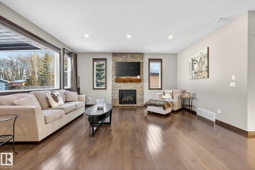 559 Westerra Boulevard, Stony Plain, AB - Indoor Photo Showing Living Room With Fireplace