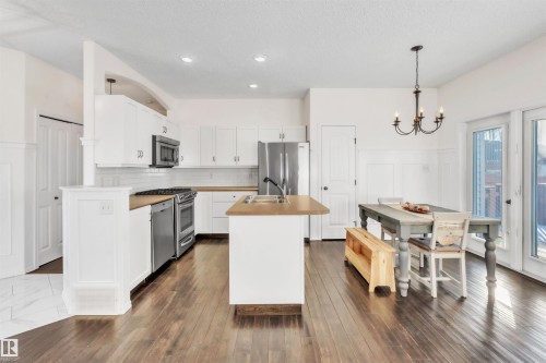 701 Sparrow Close, Cold Lake, AB - Indoor Photo Showing Kitchen With Upgraded Kitchen