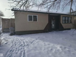 4923 51 Avenue  Mundare, AB T0B 3H0