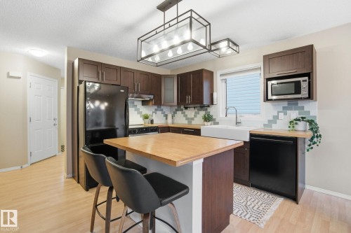 5 287 Macewan Road, Edmonton, AB - Indoor Photo Showing Kitchen