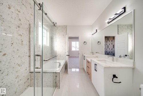 7156 177 Avenue, Edmonton, AB - Indoor Photo Showing Bathroom