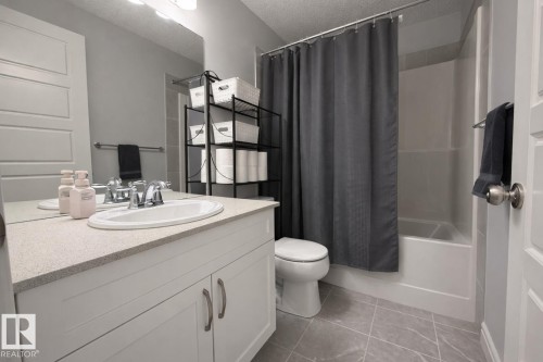 32 Southpointe Boulevard, Fort Saskatchewan, AB - Indoor Photo Showing Bathroom