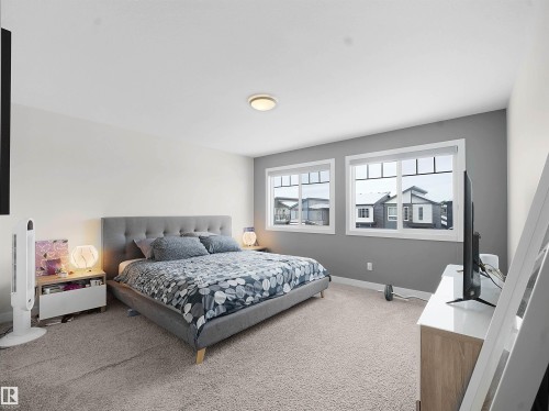 2454 Kelly Circle Circle, Edmonton, AB - Indoor Photo Showing Bedroom
