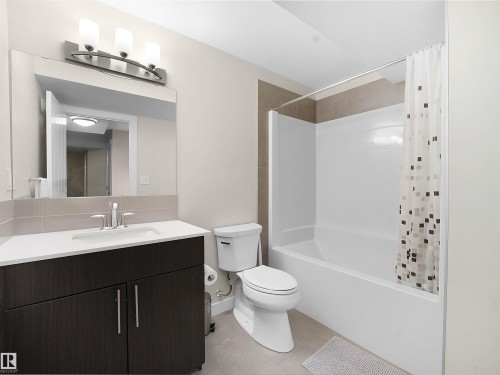 2454 Kelly Circle Circle, Edmonton, AB - Indoor Photo Showing Bathroom
