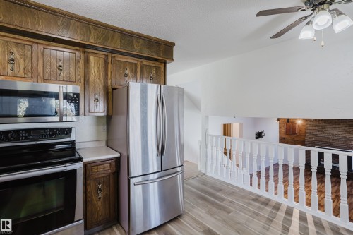 4102 43A Avenue, Leduc, AB - Indoor Photo Showing Kitchen