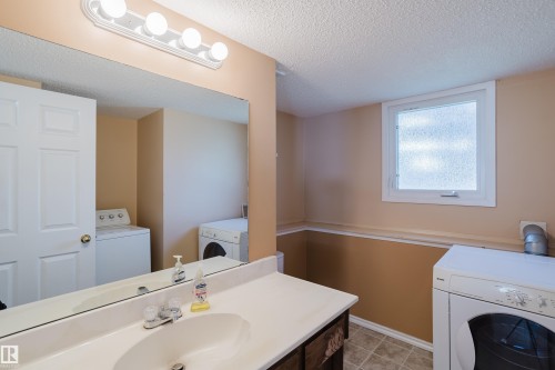 4102 43A Avenue, Leduc, AB - Indoor Photo Showing Laundry Room