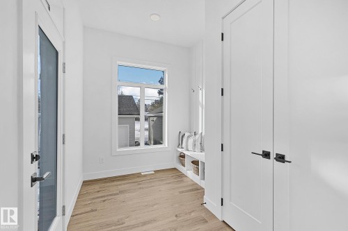11234 61 Street, Edmonton, AB - Indoor Photo Showing Other Room