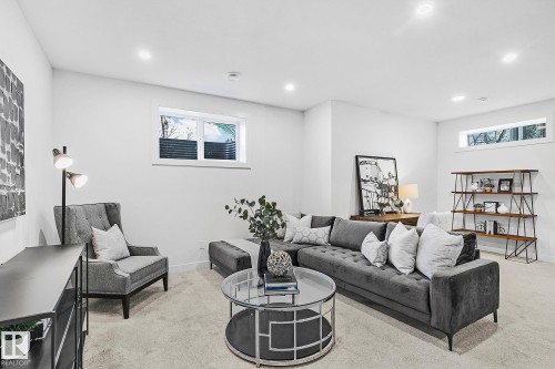 11234 61 Street, Edmonton, AB - Indoor