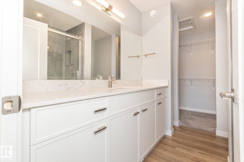 103 Garneau Gate, Spruce Grove, AB - Indoor Photo Showing Bathroom