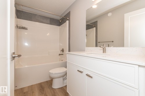 103 Garneau Gate, Spruce Grove, AB - Indoor Photo Showing Bathroom
