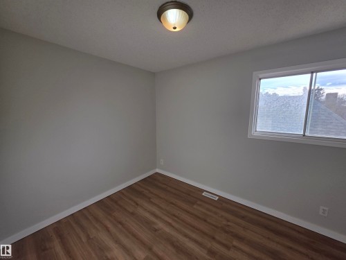 Edmonton, AB - Indoor Photo Showing Other Room