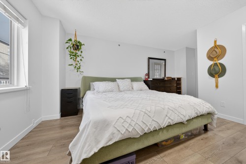205 10130 114 Street, Edmonton, AB - Indoor Photo Showing Bedroom