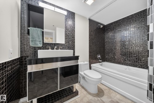 205 10130 114 Street, Edmonton, AB - Indoor Photo Showing Bathroom