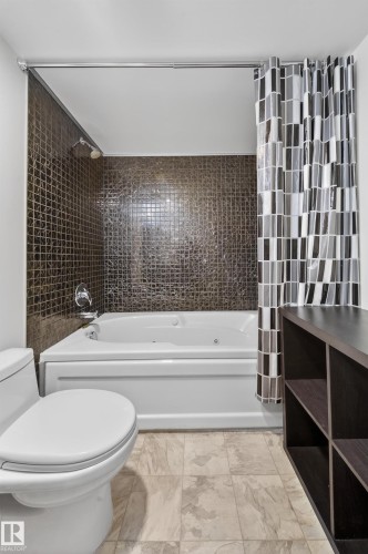 205 10130 114 Street, Edmonton, AB - Indoor Photo Showing Bathroom