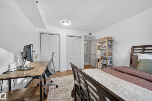 205 10130 114 Street, Edmonton, AB - Indoor