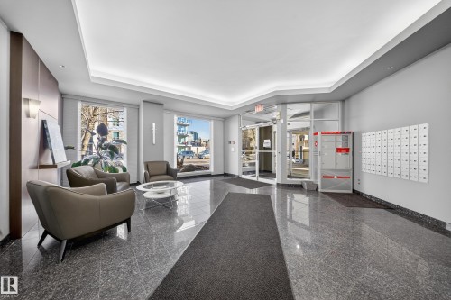 205 10130 114 Street, Edmonton, AB - Indoor