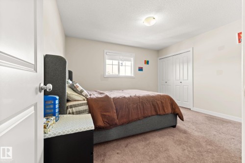 724 40 Avenue, Edmonton, AB - Indoor Photo Showing Bedroom