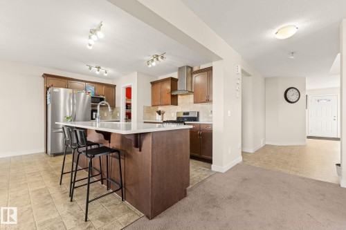 724 40 Avenue, Edmonton, AB - Indoor Photo Showing Kitchen With Upgraded Kitchen