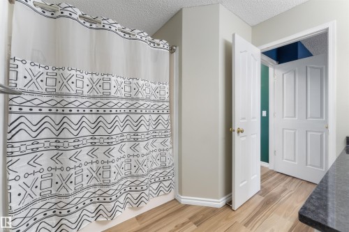 3117 49, Beaumont, AB - Indoor