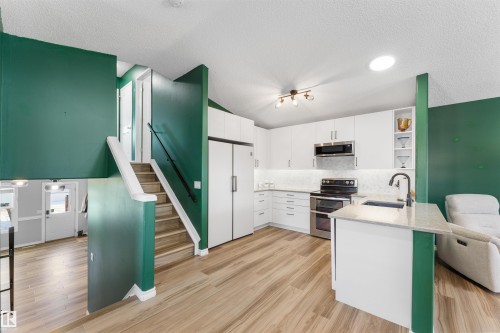 3117 49, Beaumont, AB - Indoor Photo Showing Kitchen