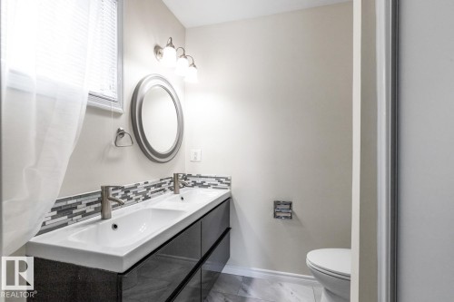 4308 35 Avenue, Leduc, AB - Indoor Photo Showing Bathroom