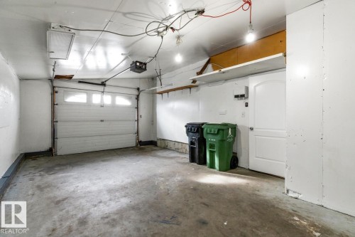 4308 35 Avenue, Leduc, AB - Indoor Photo Showing Garage