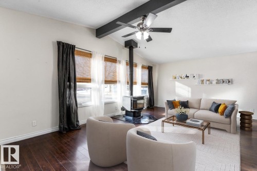 4308 35 Avenue, Leduc, AB - Indoor Photo Showing Living Room