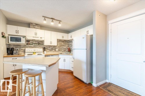 523 10535 122 Street Nw, Edmonton, AB - Indoor Photo Showing Kitchen With Double Sink