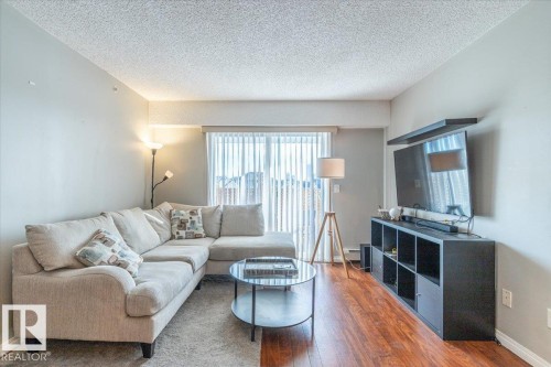 523 10535 122 Street Nw, Edmonton, AB - Indoor Photo Showing Living Room